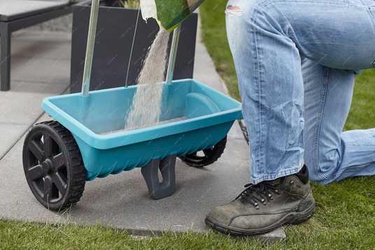 Сеялка-разбрасыватель AgroStar 12L универсальная на колесах (24705758) - фото 9 Сеялка-разбрасыватель AgroStar 12L универсальная на колесах (24705758) - фото 9