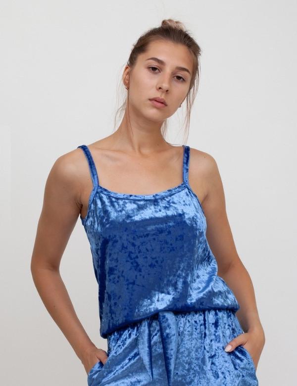 Майка жіноча бавовняна велюрова на тонких бретелях Vivioji XL Блакитний (12553) Майка жіноча бавовняна велюрова на тонких бретелях Vivioji XL Блакитний (12553)