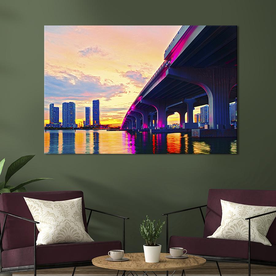 Настенный декор картина на холсте для интерьера Город будущего 80x54 см (357-1)