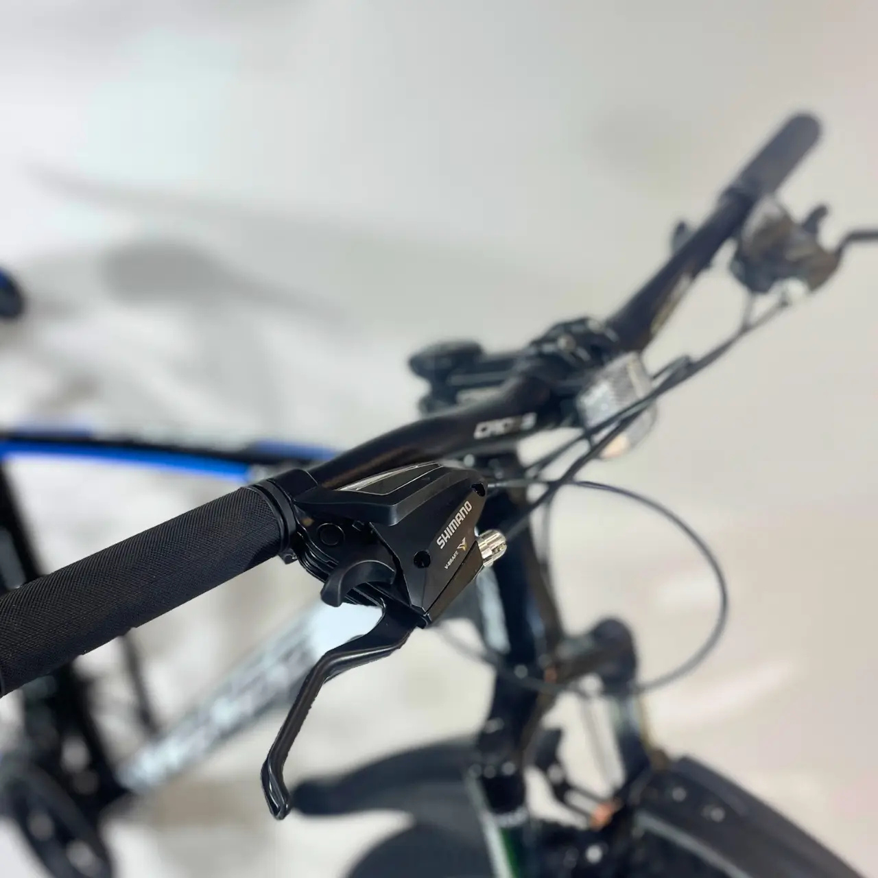 Велосипед CrossBike 26" Tracker 2025 Рама 17" Black/Blue - фото 2