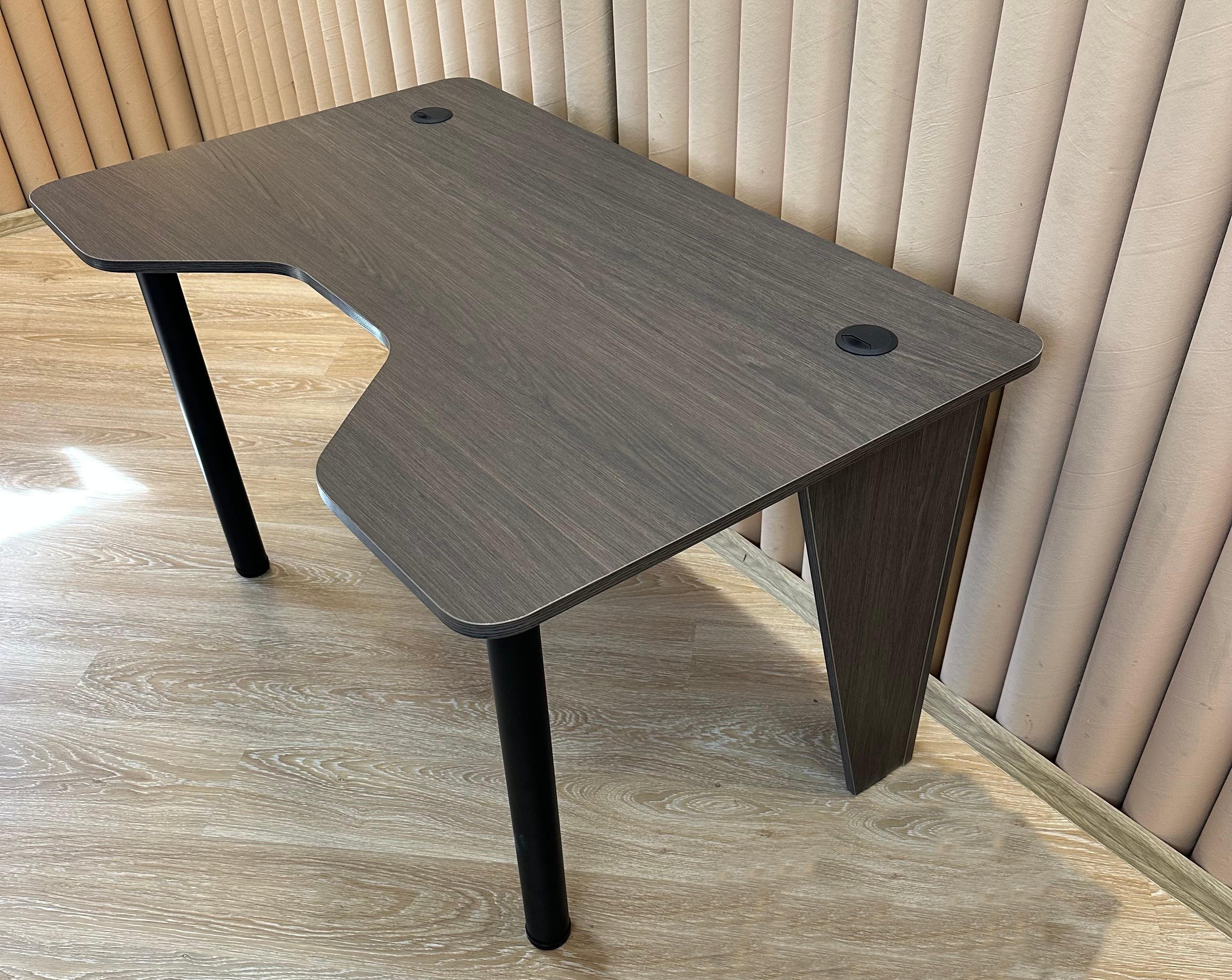 Стол компьютерный геймерский Drom Superellipse ЛДСП 18 мм Коричневый Стол компьютерный геймерский Drom Superellipse ЛДСП 18 мм Коричневый