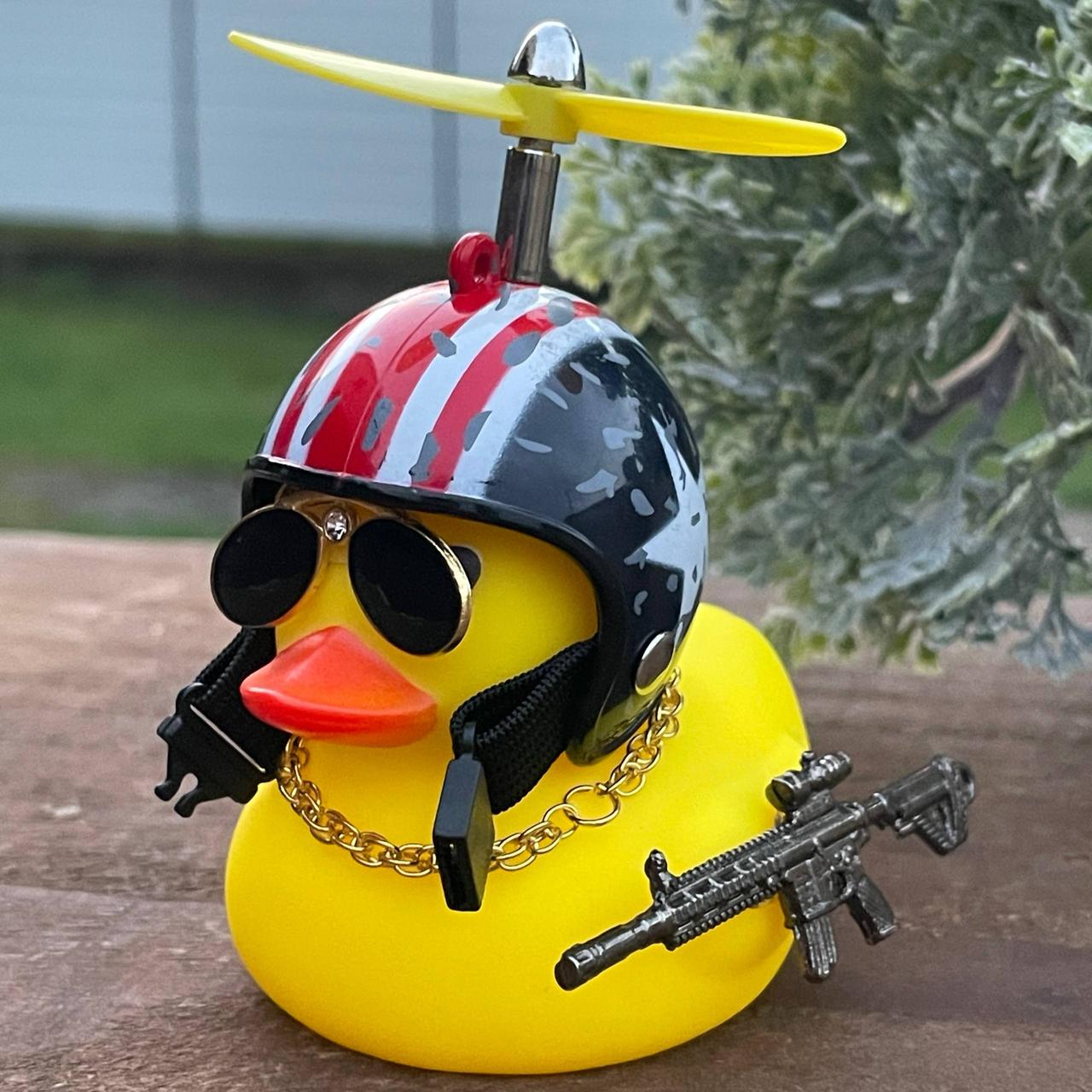 Утка резиновая со шлемом в очках (DC030)