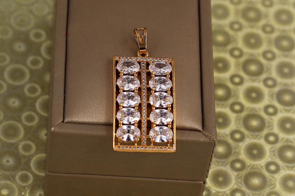 Кулон Xuping Jewelry прямоугольник белые камни в два ряда 3,2 см Золотистый (29711534)