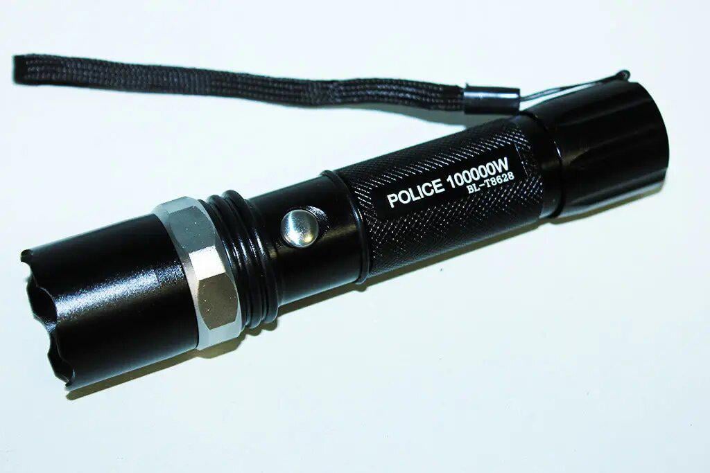 Фонарик BL-8628 (120)