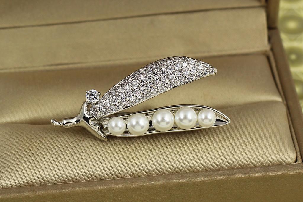 Брошь Xuping Jewelry Стручок с жемчужинами 4 см Серебристый (29821933)