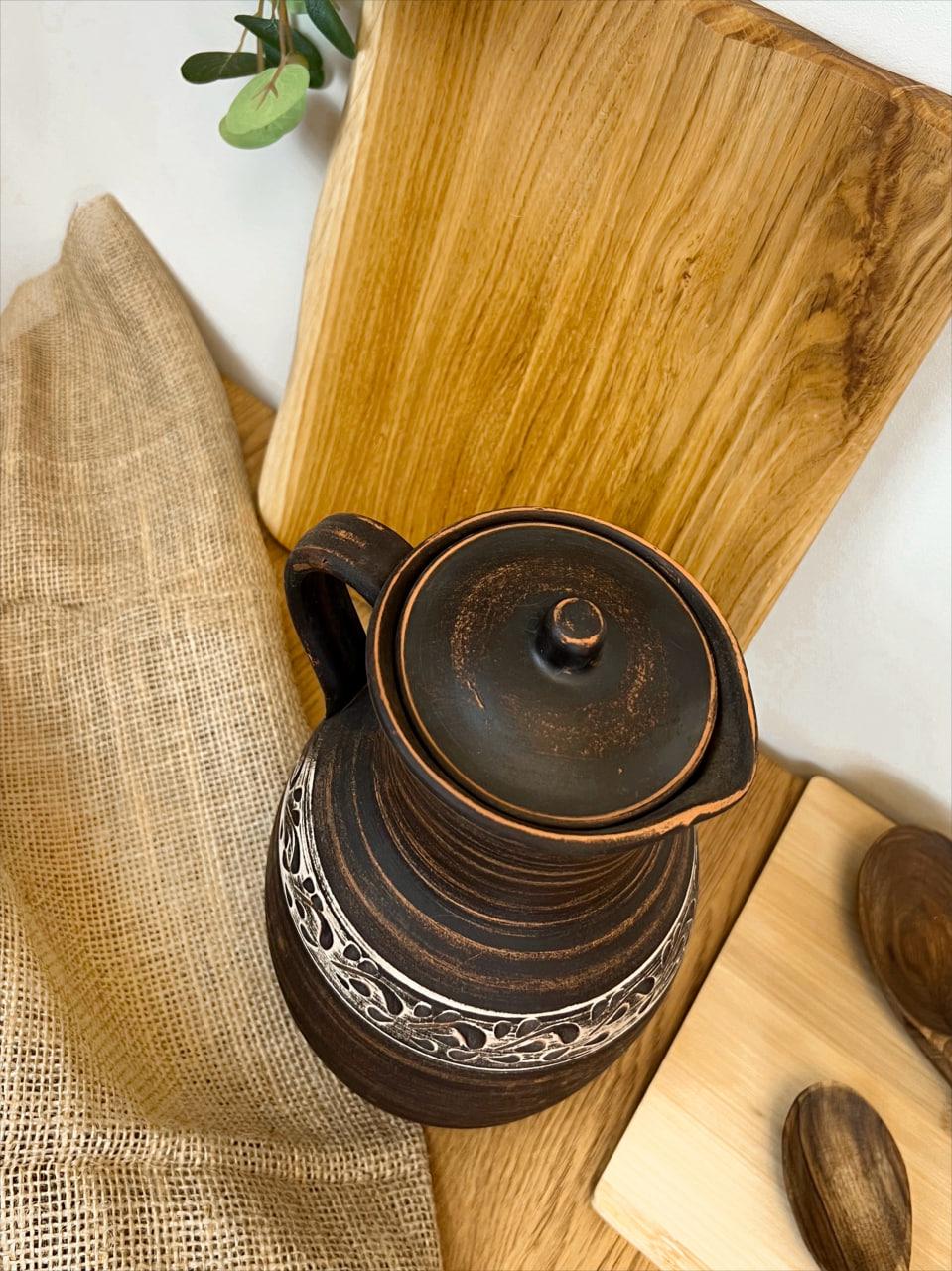 Кувшин керамический глиняный резной с ручкой ангоб 2,5 л (3001-39) - фото 7 Кувшин керамический глиняный резной с ручкой ангоб 2,5 л (3001-39) - фото 7