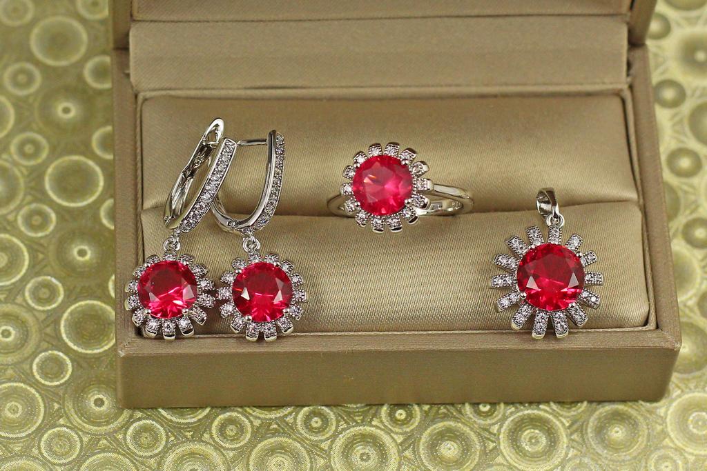 Набор Xuping Jewelry Ромашка с малиновым камнем Серебристый (31919390)