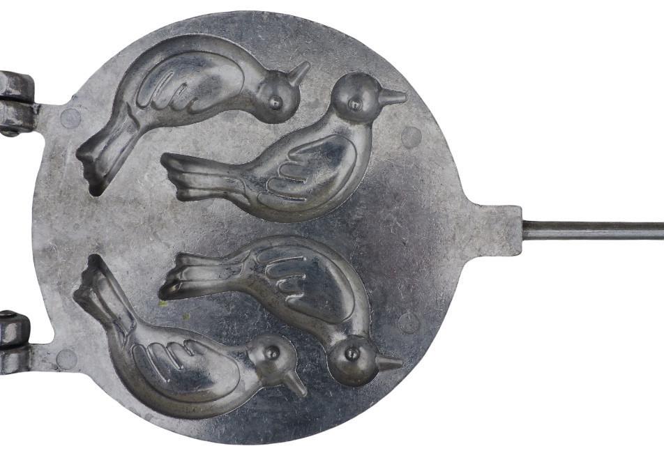 Форма для выпечки алюминиевая Печенье Птички с деревянной ручкой - фото 2 Форма для выпечки алюминиевая Печенье Птички с деревянной ручкой - фото 2