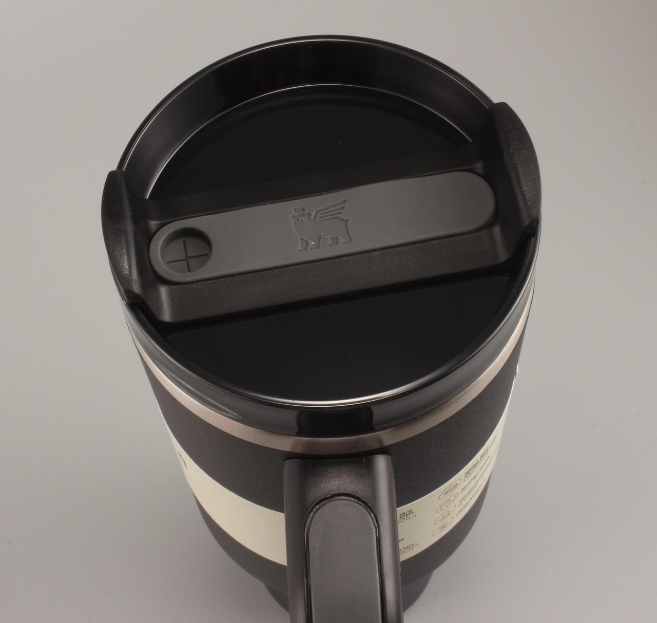 Термочашка Stanley Quencher H2.0 Tumbler из нержавеющей стали 1,18 л Black (KT6007802) - фото 6 Термочашка Stanley Quencher H2.0 Tumbler из нержавеющей стали 1,18 л Black (KT6007802) - фото 6