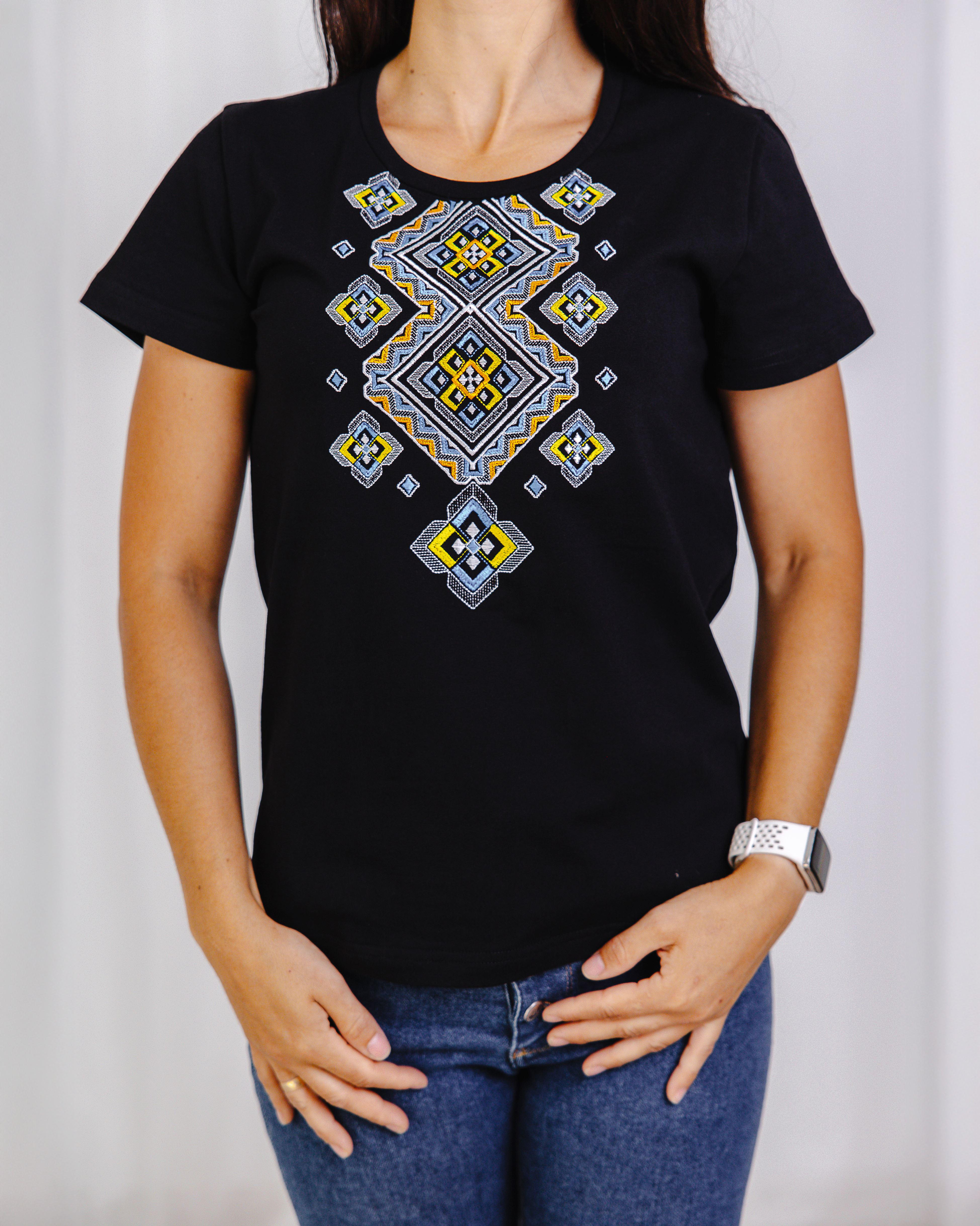 Футболка-вышиванка женская Этника 3XL Черный (0002354-XXXL) - фото 2 Футболка-вышиванка женская Этника 3XL Черный (0002354-XXXL) - фото 2