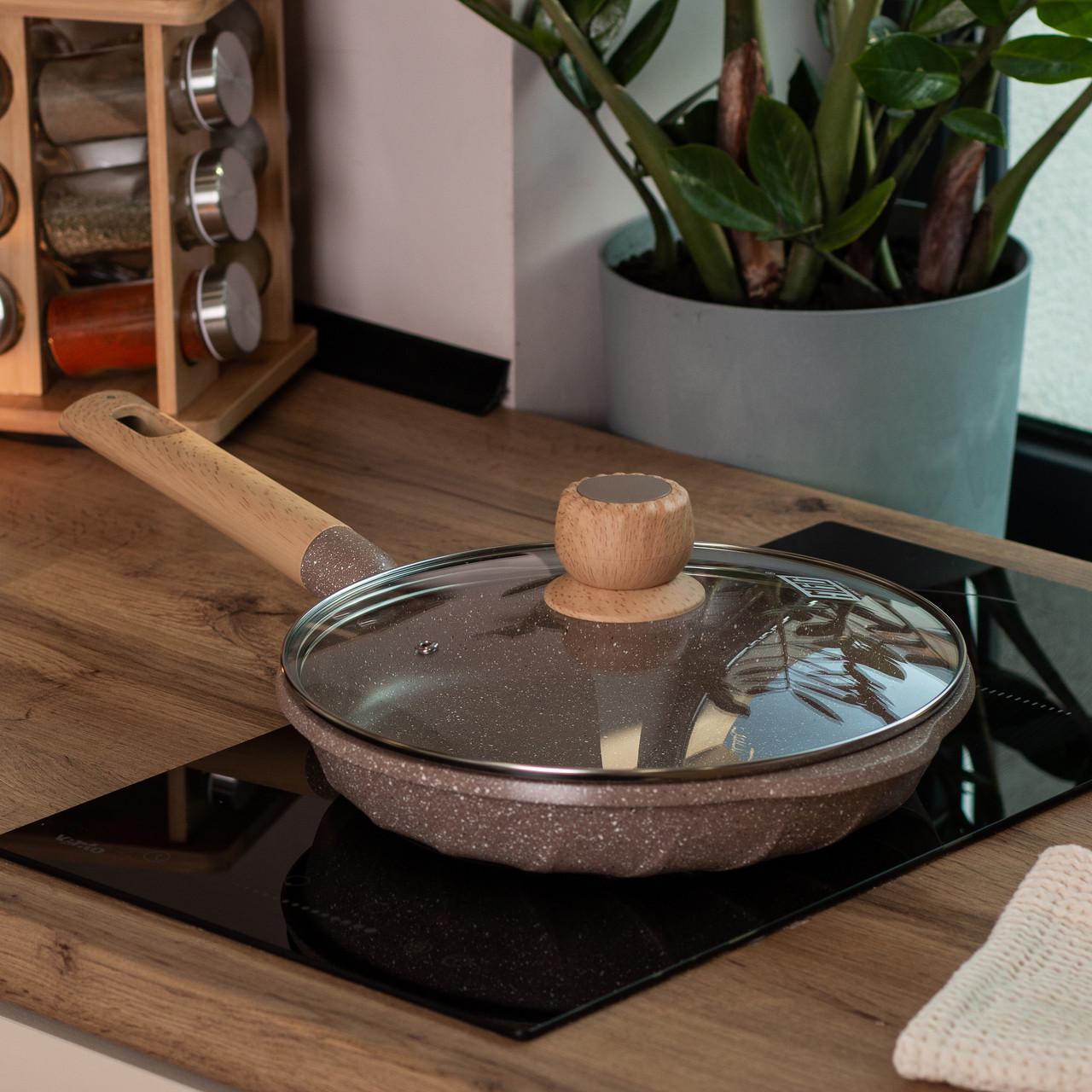 Сковорода алюмінієва MGC з антипригарним покриттям 26 см Бежевий - фото 1 Сковорода алюмінієва MGC з антипригарним покриттям 26 см Бежевий - фото 1