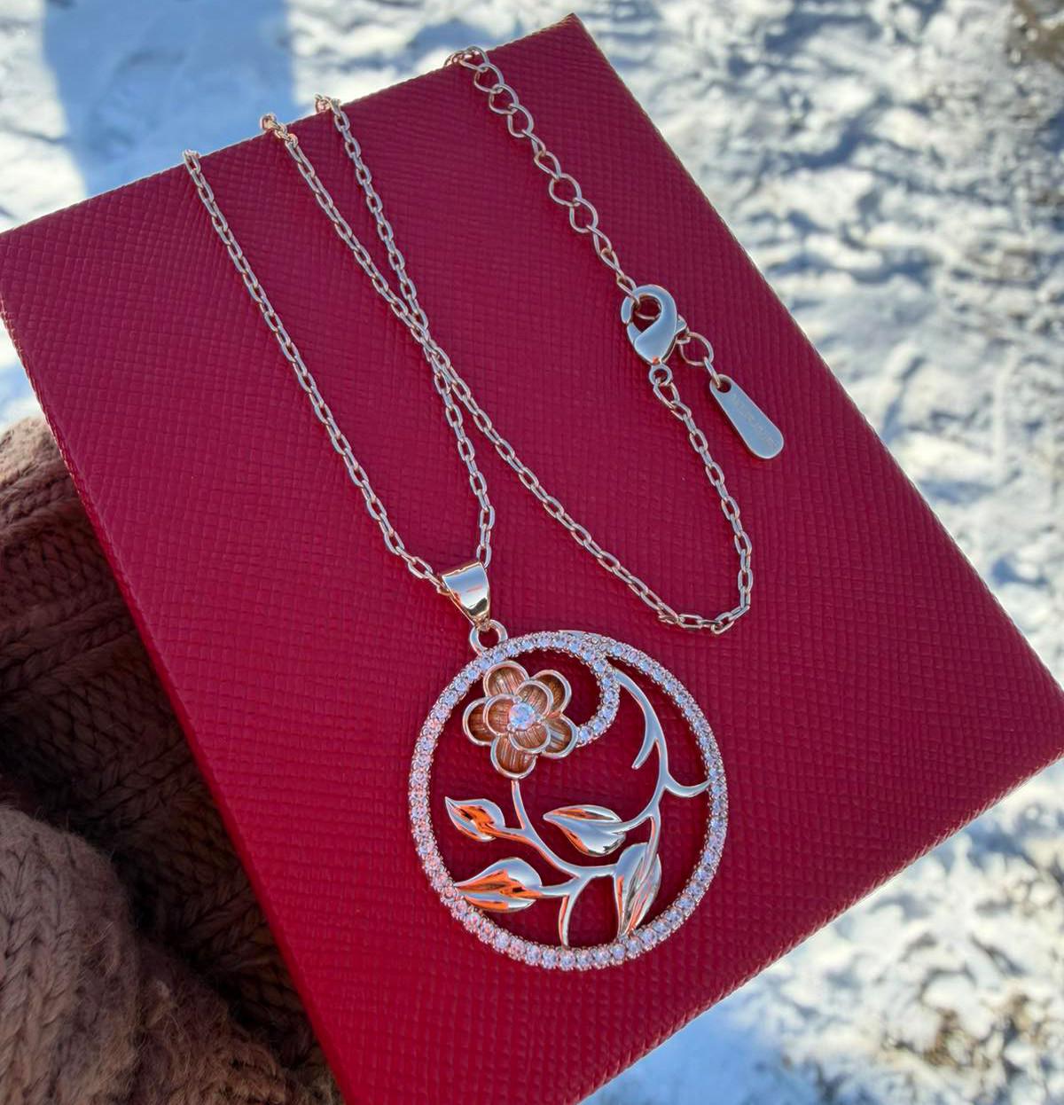 Набор украшений GONCHAR & CO цепочка канатное плетение 50-55 см 2 мм/кулон Роза 2,5 см 18 к 585п Золотой (83-004) Набор украшений GONCHAR & CO цепочка канатное плетение 50-55 см 2 мм/кулон Роза 2,5 см 18 к 585п Золотой (83-004)