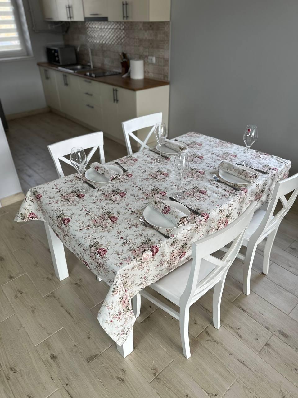 Скатерть водоотталкивающая тефлоновая прямоугольная 260x170 см (30024-p4) Скатерть водоотталкивающая тефлоновая прямоугольная 260x170 см (30024-p4)