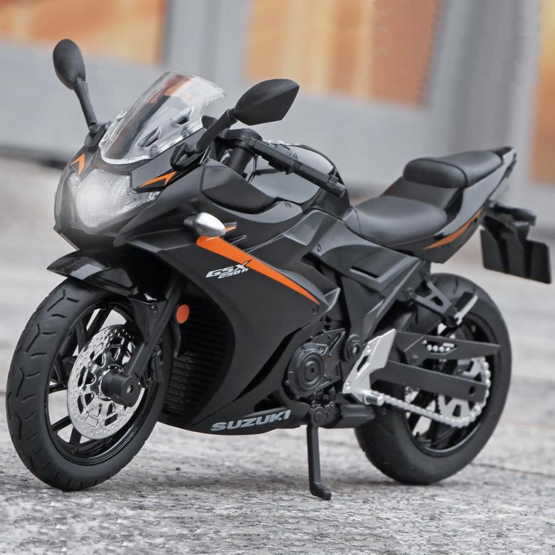 Мотоцикл TK Group Suzuki GSX250R игрушка 1:12 с подсветкой/звуковыми эффектами (2661998017)