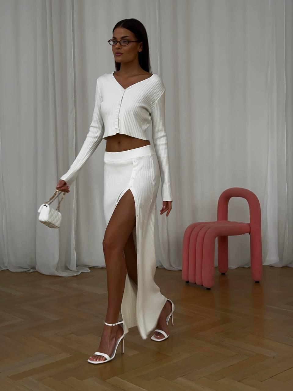 Костюм с юбкой в рубчик р. 46-48 Молочный (Мод.656.3) - фото 1 Костюм с юбкой в рубчик р. 46-48 Молочный (Мод.656.3) - фото 1