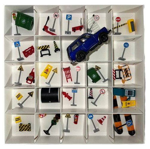 Адвент календар транспорт та дорожні знаки 46 предметів (1623)