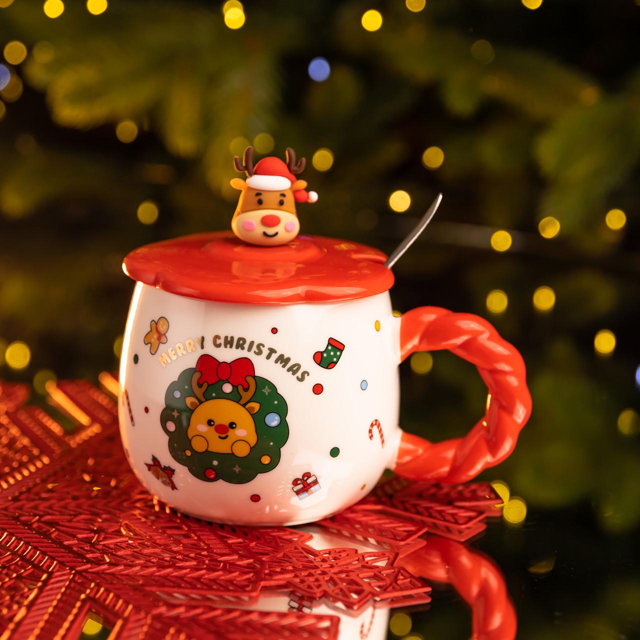 Чашка фарфоровая Rudolph the Reindeer с крышкой 400 мл (FM-CS-20A) - фото 1 Чашка фарфоровая Rudolph the Reindeer с крышкой 400 мл (FM-CS-20A) - фото 1