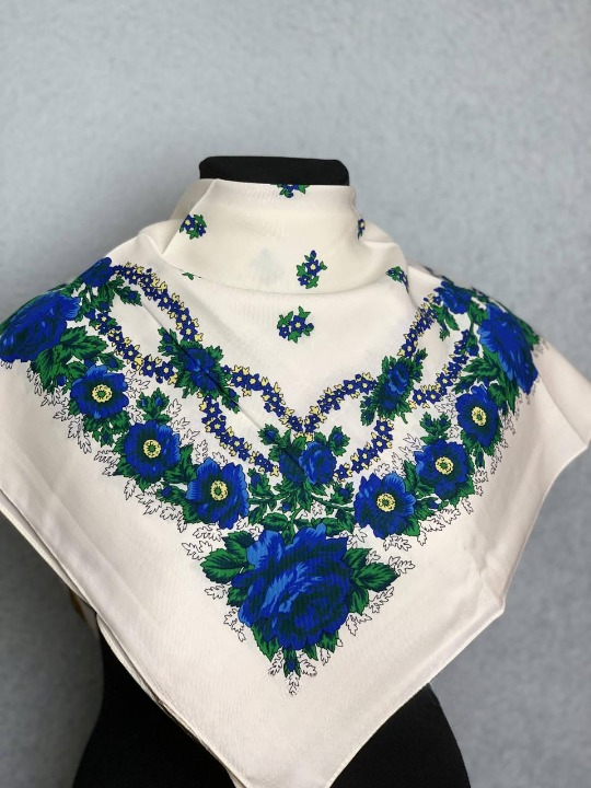 Платок Синяя роза шерсть 80x80 см Белый (29439619)