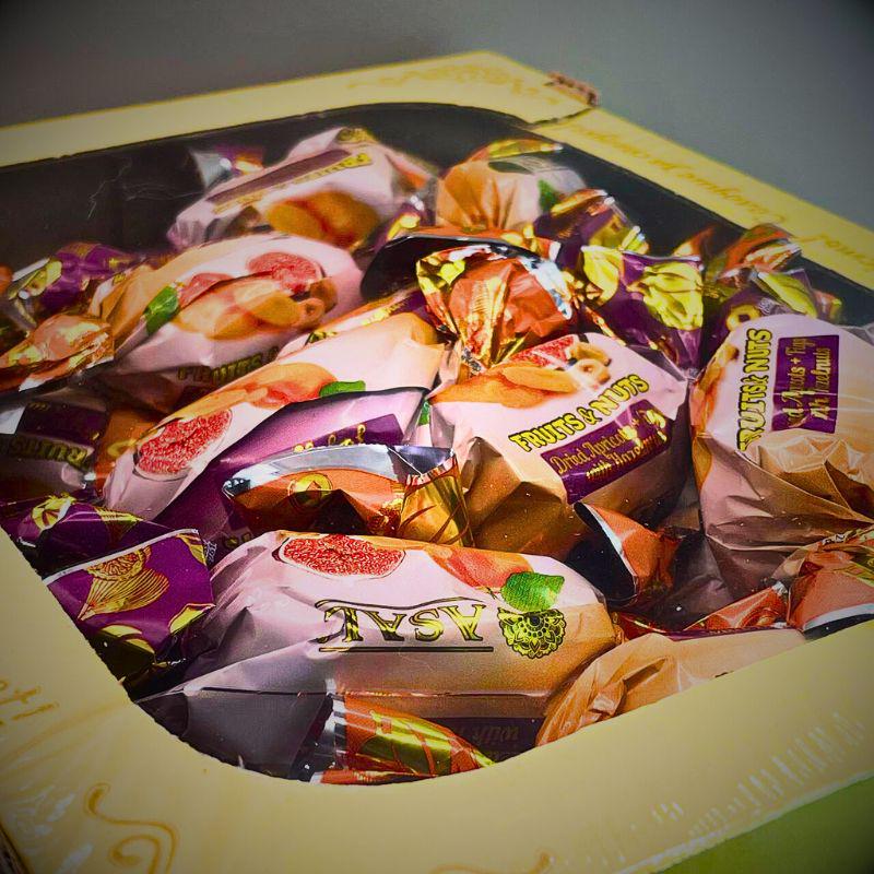 Конфеты Асал с орехами и сухофруктами в шоколадной глазури инжир в коробке 1 кг (Asal-candies-FAH) - фото 10 Конфеты Асал с орехами и сухофруктами в шоколадной глазури инжир в коробке 1 кг (Asal-candies-FAH) - фото 10