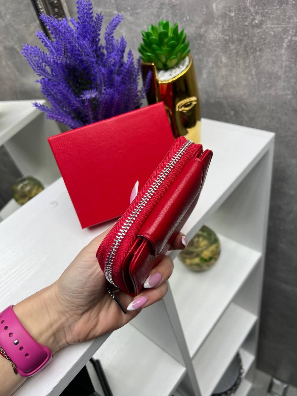 Кошелек кожаный женский маленький в коробке на магните из натуральной кожи Красный - фото 3 Кошелек кожаный женский маленький в коробке на магните из натуральной кожи Красный - фото 3
