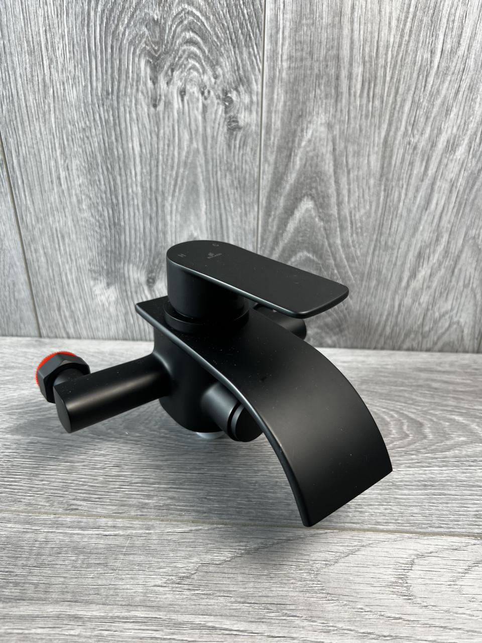 Смеситель для ванны однорычажный короткий излив Черный - фото 2 Смеситель для ванны однорычажный короткий излив Черный - фото 2