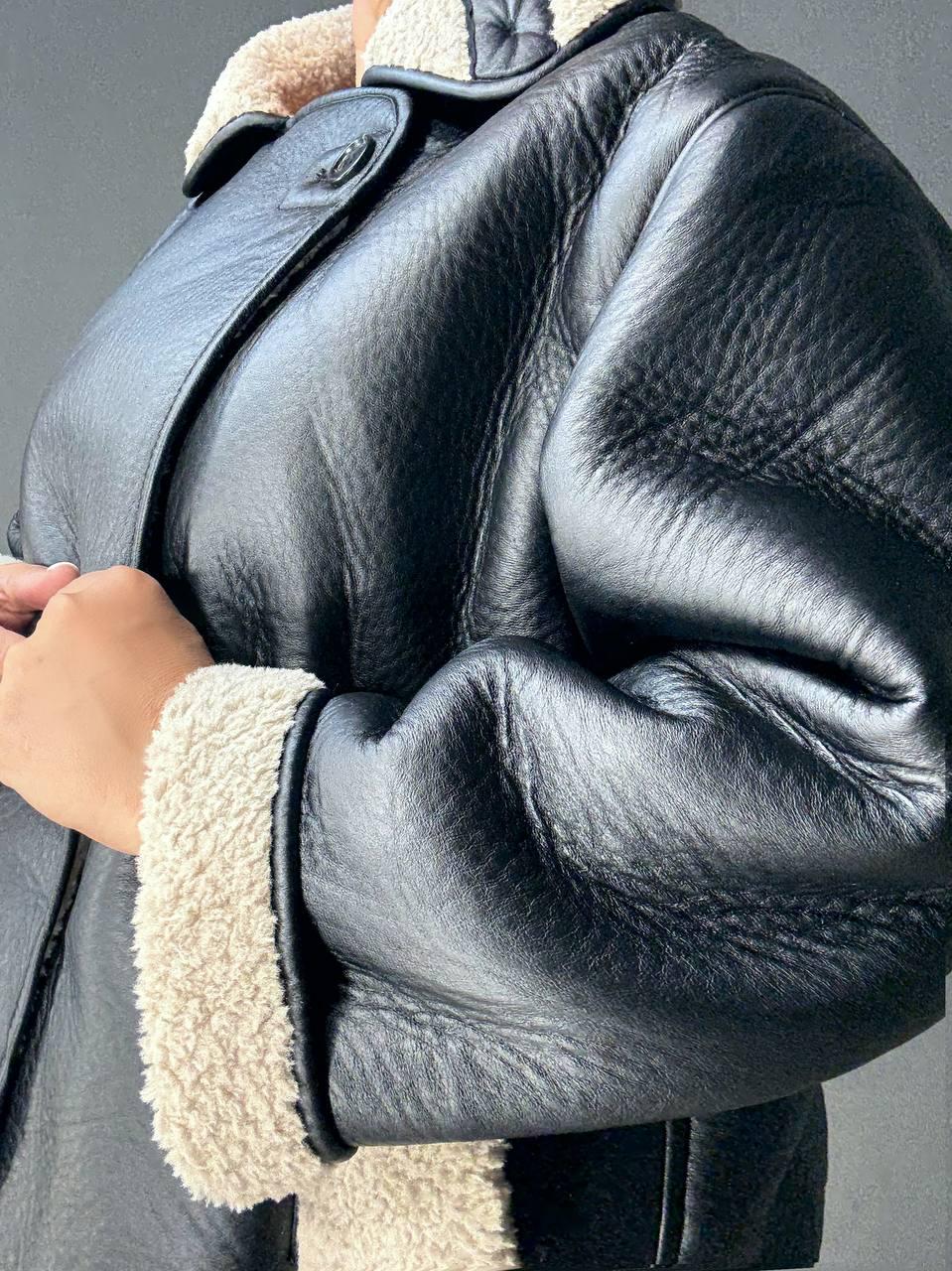 Дубленка женская Aftf Basic 242 с бежевым мехом на пуговицах S Черный (5019) - фото 3 Дубленка женская Aftf Basic 242 с бежевым мехом на пуговицах S Черный (5019) - фото 3