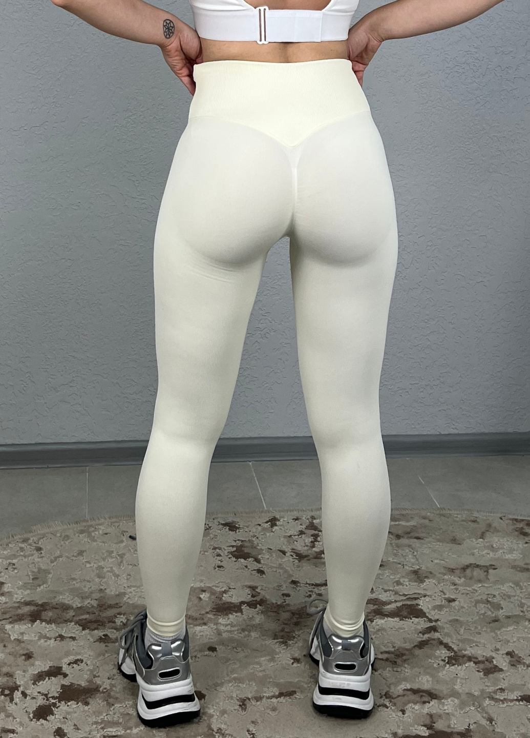 Лосини жіночі пуш ап повсякденні з V-поясом для тренувань S Кремовий (70187/S) - фото 3 Лосини жіночі пуш ап повсякденні з V-поясом для тренувань S Кремовий (70187/S) - фото 3