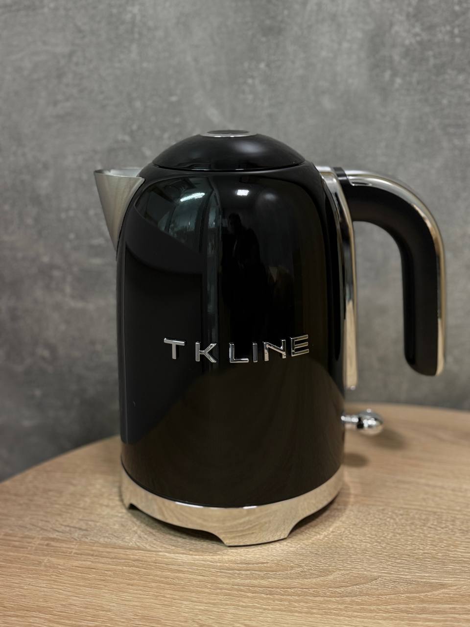Електрочаний T.K.Line TK00280-B з нержавіючої сталі 1,7 л 3000 Вт Чорний (TK00280-B)
