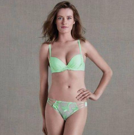 Труси жіночі стрінги Simone Perele 3 Ніжно-зелений (13E700) - фото 4 Труси жіночі стрінги Simone Perele 3 Ніжно-зелений (13E700) - фото 4