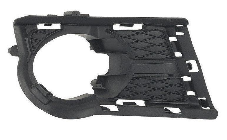 Решітка бампера AVTM Volkswagen Tiguan 07-11 права з отворами для протитуманок (7114 912)