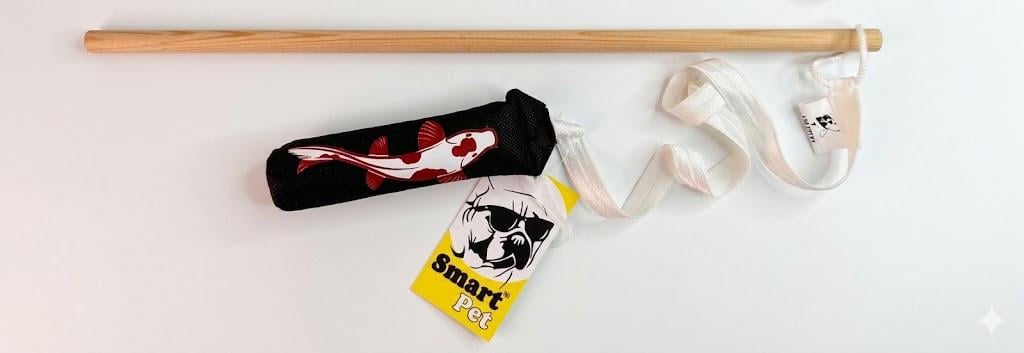 Игрушка удочка для кошек Koi с широкой резинкой и погремушкой 40 см (8558 01) Игрушка удочка для кошек Koi с широкой резинкой и погремушкой 40 см (8558 01)