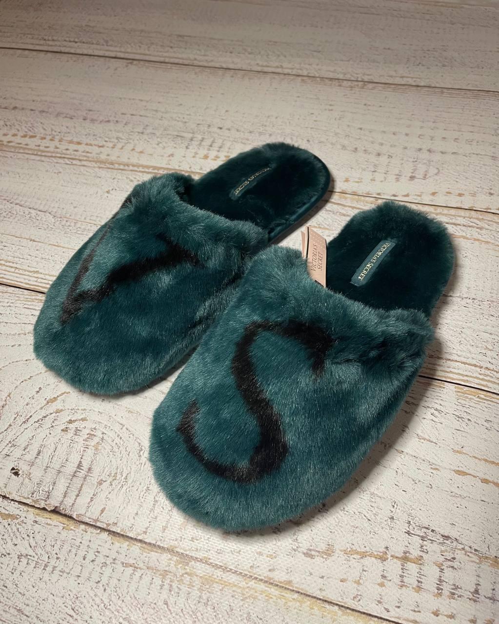 Тапочки домашні жіночі хутряні Victoria's Secret Closed Toe Faux Fur Slipper Kir з логотипом Зелений - фото 2