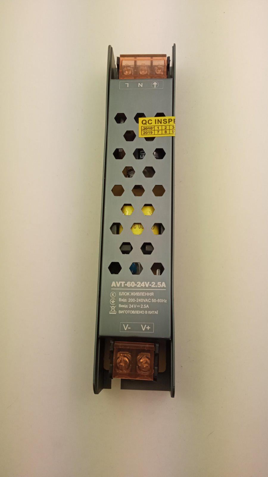 Блок питания 24V/2.5A 60W AVT-60-24 17х3,5х2,3 см (23771)