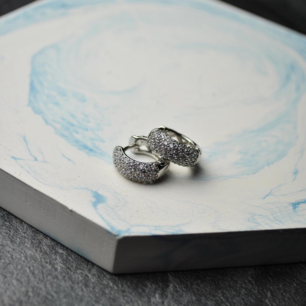 Сережки кольца с фианитами широкие медицинская сталь родий (x183)