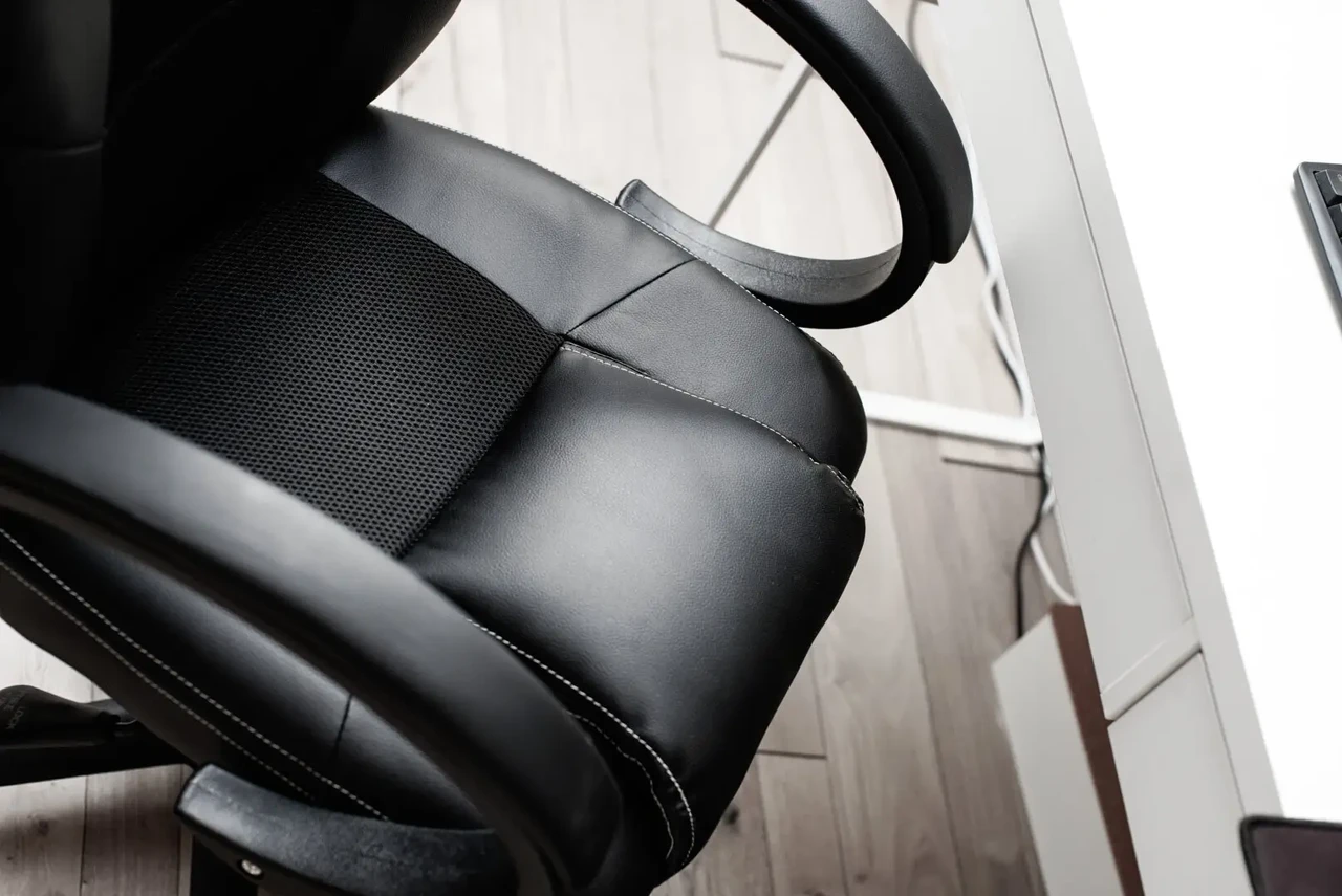 Крісло ігрове комп'ютерне для офісу та дому 4Points FT Чорний (40034) - фото 5 Крісло ігрове комп'ютерне для офісу та дому 4Points FT Чорний (40034) - фото 5