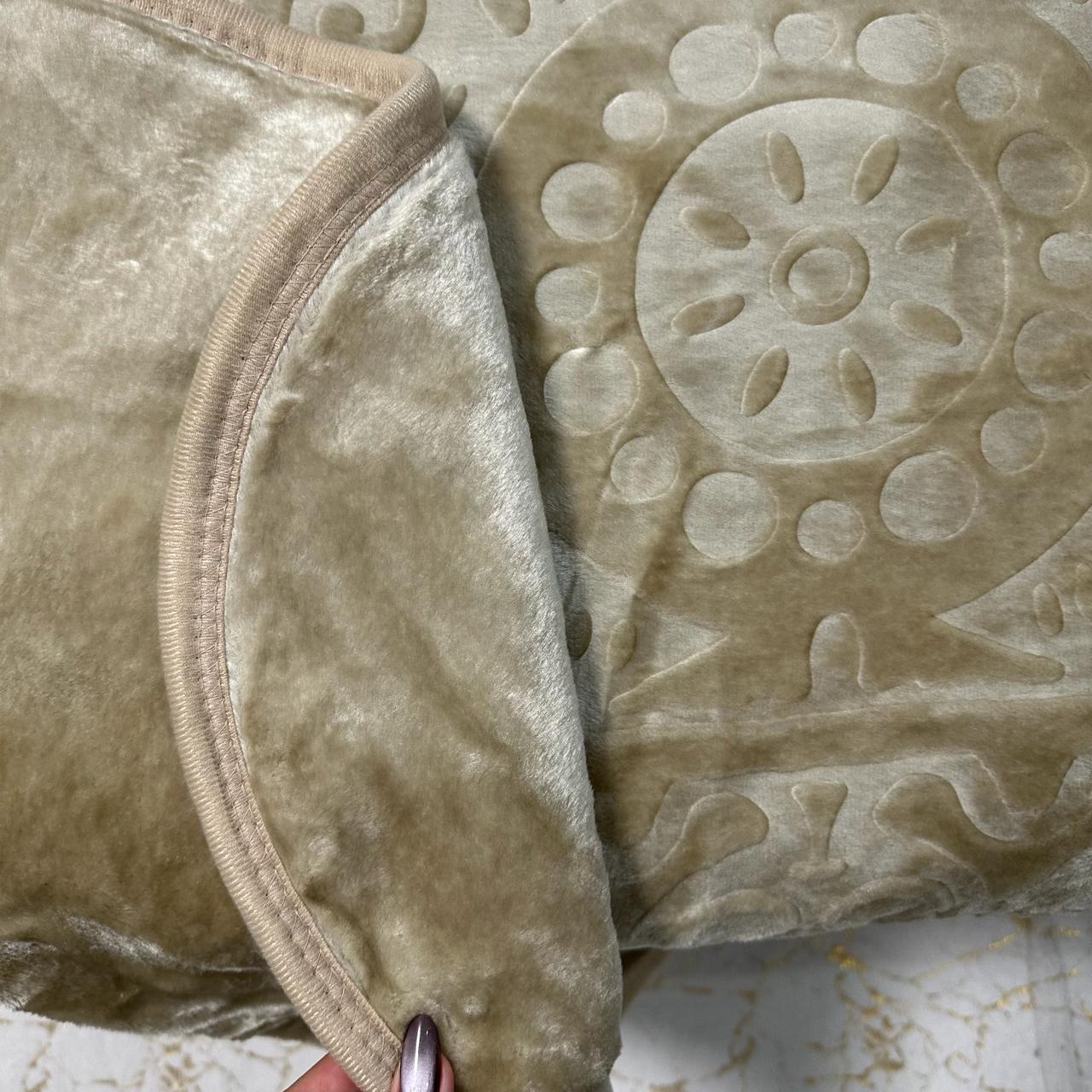 Покрывало на кровать акриловое 200x230 см Бежевый (P-акрил-14) - фото 5 Покрывало на кровать акриловое 200x230 см Бежевый (P-акрил-14) - фото 5