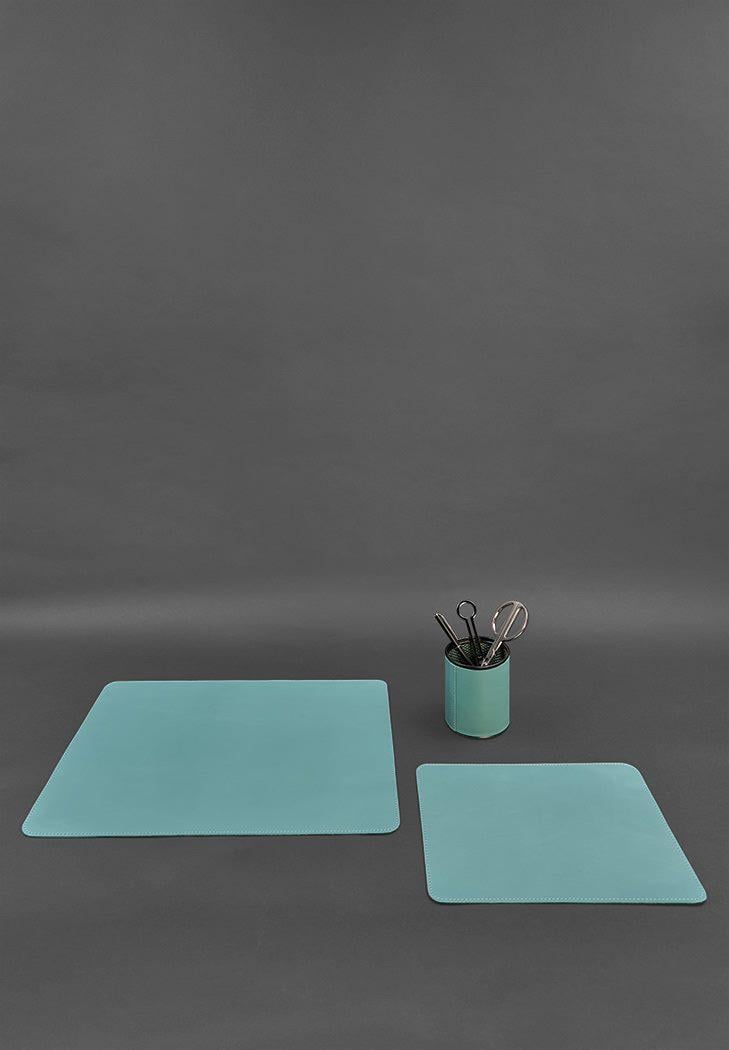 Набор настольный из натуральной кожи 1.0 краст Бирюзовый (A-027790) Набор настольный из натуральной кожи 1.0 краст Бирюзовый (A-027790)