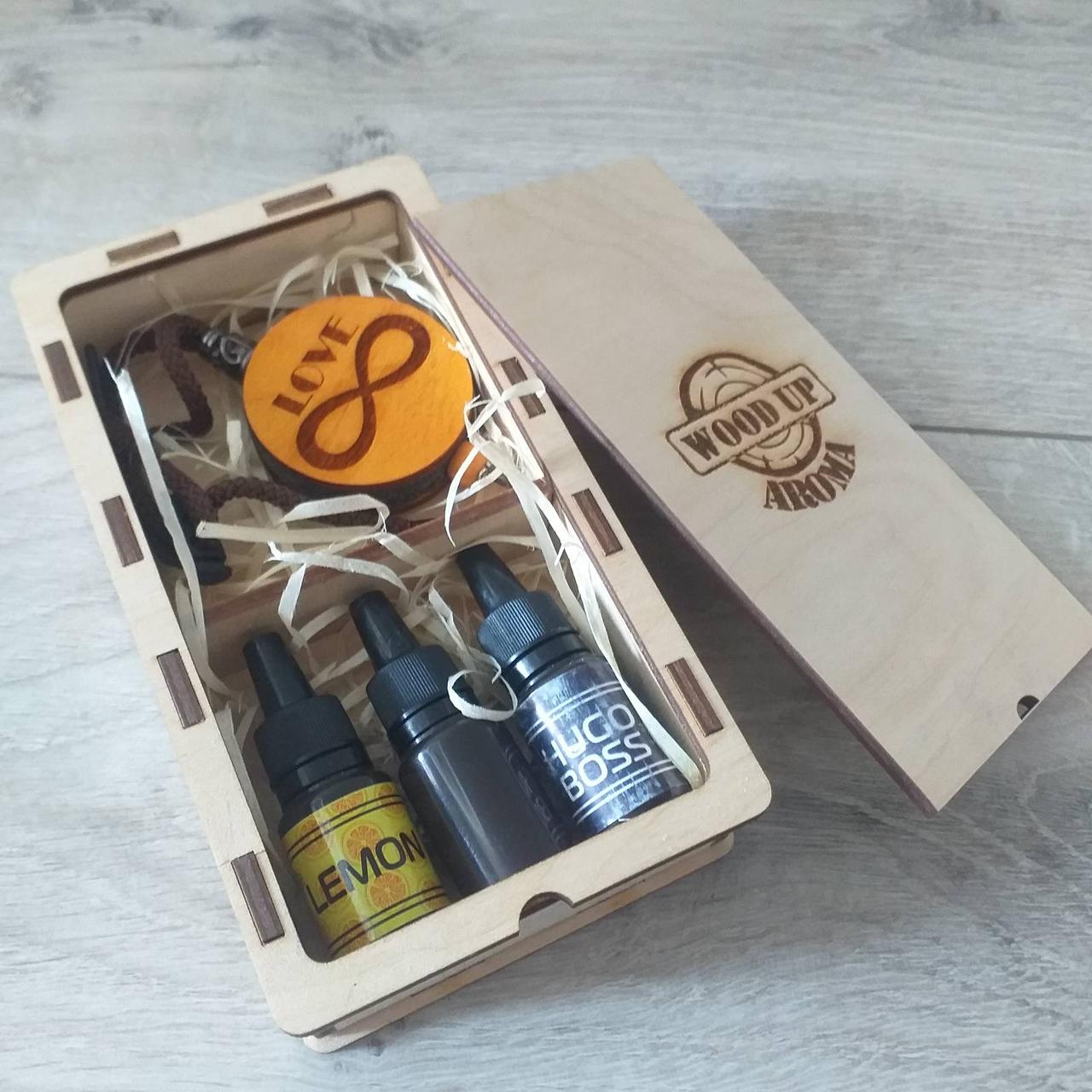 Ароматизатор в авто из дерева и войлока LOVE в подарочной деревянной коробке Wood Up (KG-9452)