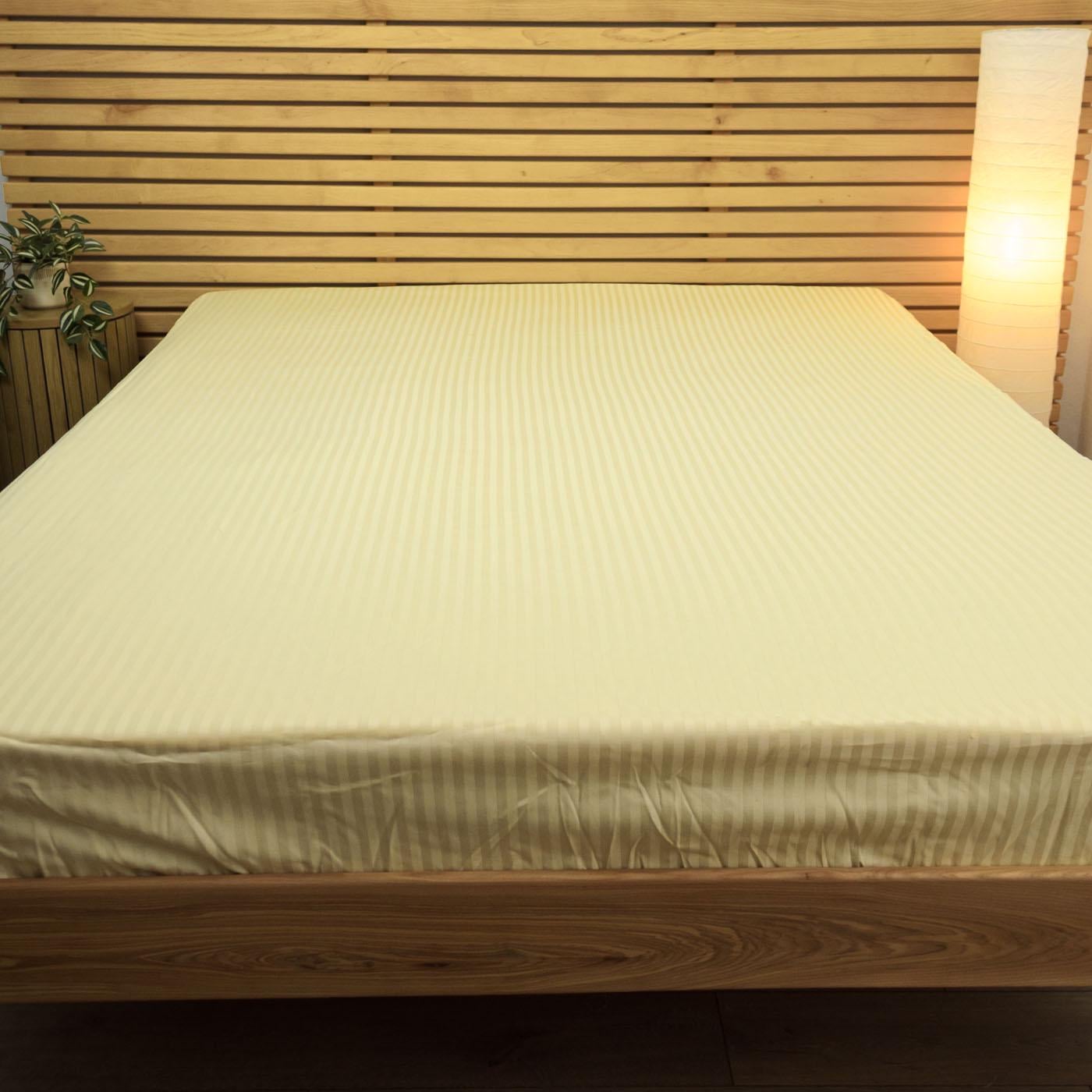 Простынь на резинке двуспальная страйп-сатин хлопок 125 г/м2 160х200х25 см Шампань (chn-pnr-160-25-shamp) Простынь на резинке двуспальная страйп-сатин хлопок 125 г/м2 160х200х25 см Шампань (chn-pnr-160-25-shamp)