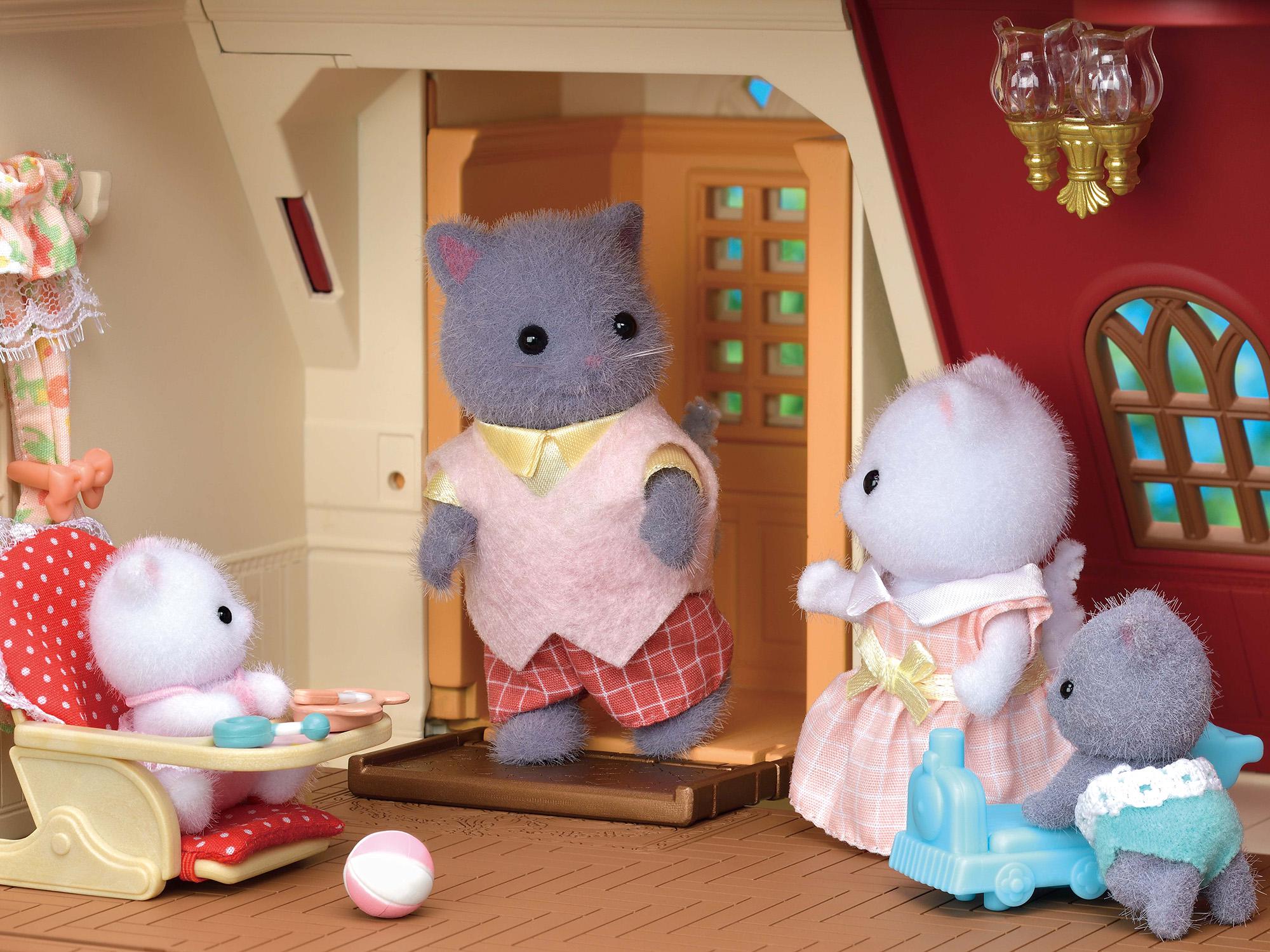 Как вы расставляете мебель в домиках Sylvanian Families? Добавляйте фото!