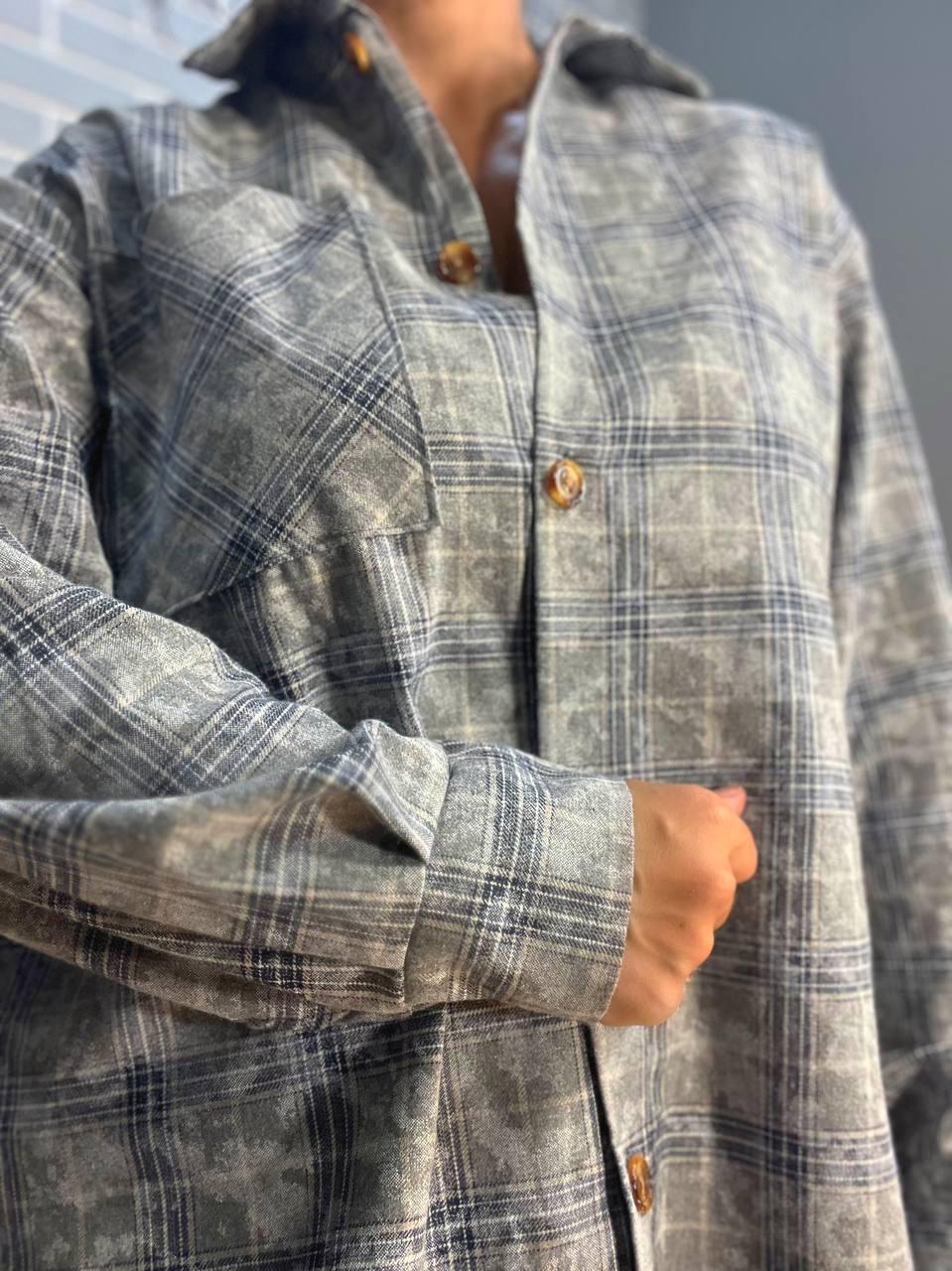 Сорочка жіноча Ariadna 2373 картата оверсайз коттон варка OS Сірий (2585) - фото 2 Сорочка жіноча Ariadna 2373 картата оверсайз коттон варка OS Сірий (2585) - фото 2