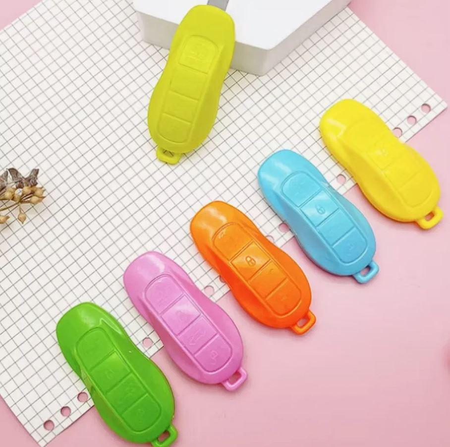 Канцелярський ніж Car 3,3x7,5 см Blue - фото 5 Канцелярський ніж Car 3,3x7,5 см Blue - фото 5