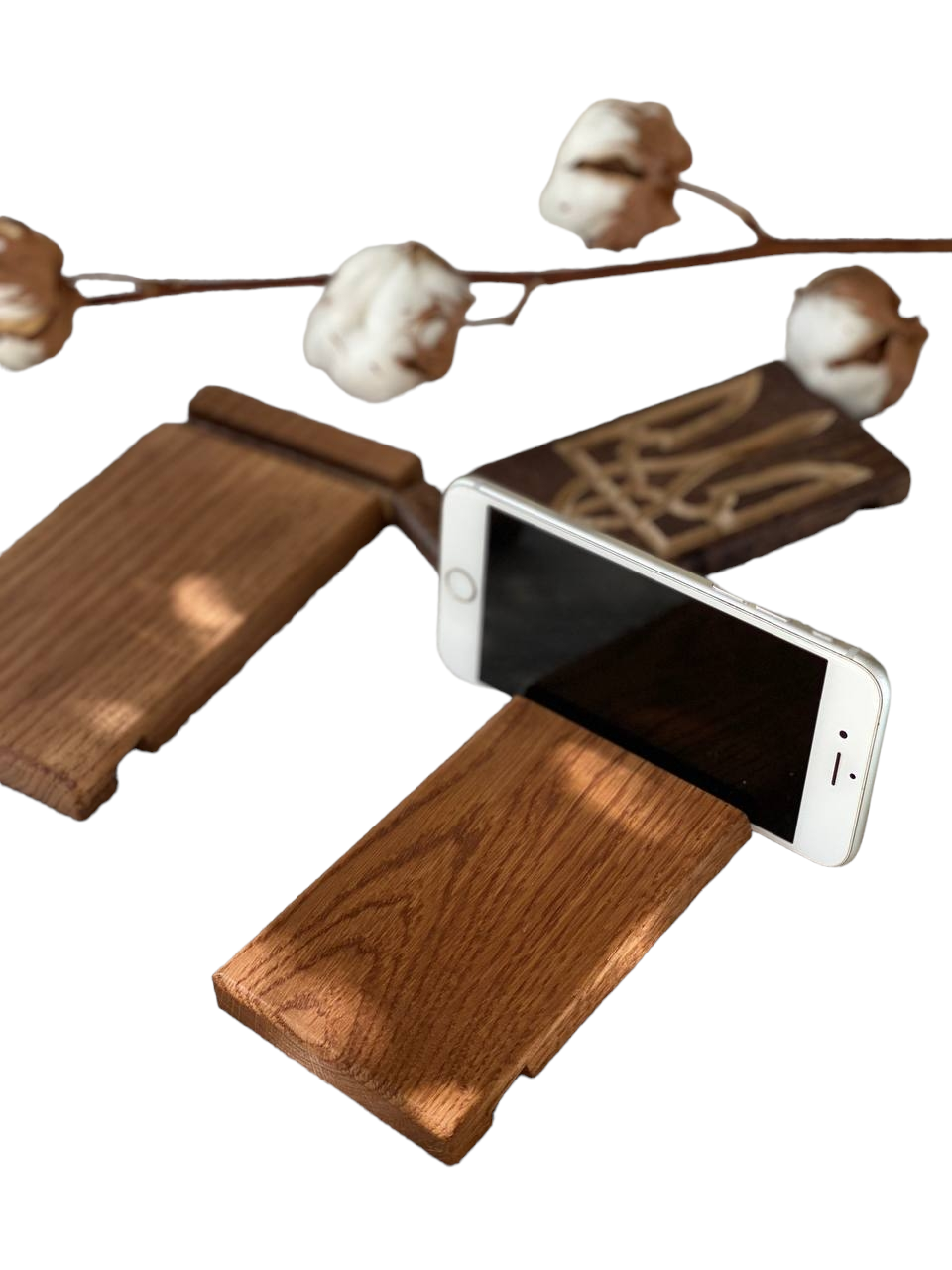 Подставка под телефон/планшет/смартфон из дерева (ППТ_1) - фото 4 Подставка под телефон/планшет/смартфон из дерева (ППТ_1) - фото 4