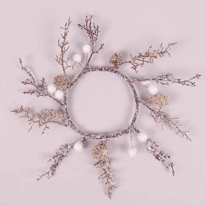 Вінок новорічний засніжений з білими ягідками 25 см (75866)