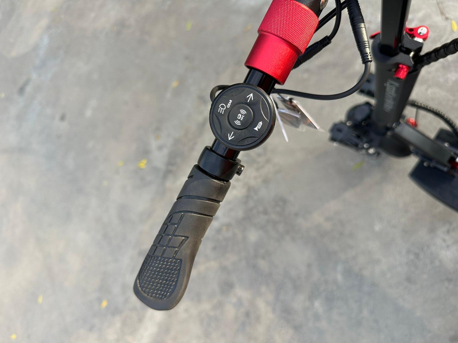 Электросамокат двухмоторный с сидением KugooKirin M4 Max+ Plus NFC key 2000W 23Ah - фото 6 Электросамокат двухмоторный с сидением KugooKirin M4 Max+ Plus NFC key 2000W 23Ah - фото 6