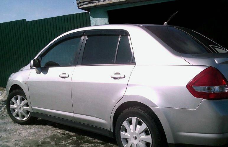 Вітровики SD HIC для Nissan Tiida 2004-2011 рр. полікарбонат Чорний