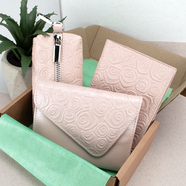 Подарочный набор женский №89 кошелек Sabrina/обложка на паспорт/ключница Розовые цветы (2126388113)