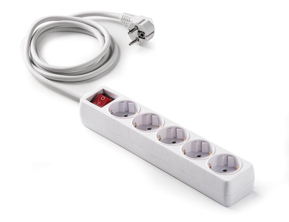 Удлинитель Famatel 9/705 P-3600W на 5 розеток с выключателем и заземлением 16А 250V 3х1,5 мм2 1,5 м (17858828) Удлинитель Famatel 9/705 P-3600W на 5 розеток с выключателем и заземлением 16А 250V 3х1,5 мм2 1,5 м (17858828)