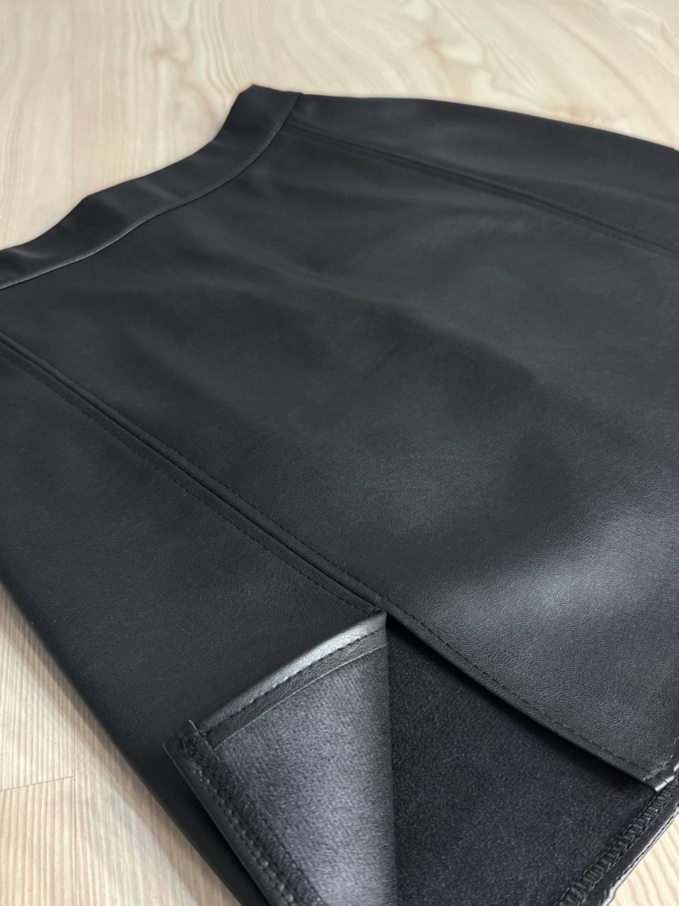 Спідниця жіноча Gritana 956 з екошкіри коротка з розрізами L Чорний (5824) - фото 2 Спідниця жіноча Gritana 956 з екошкіри коротка з розрізами L Чорний (5824) - фото 2