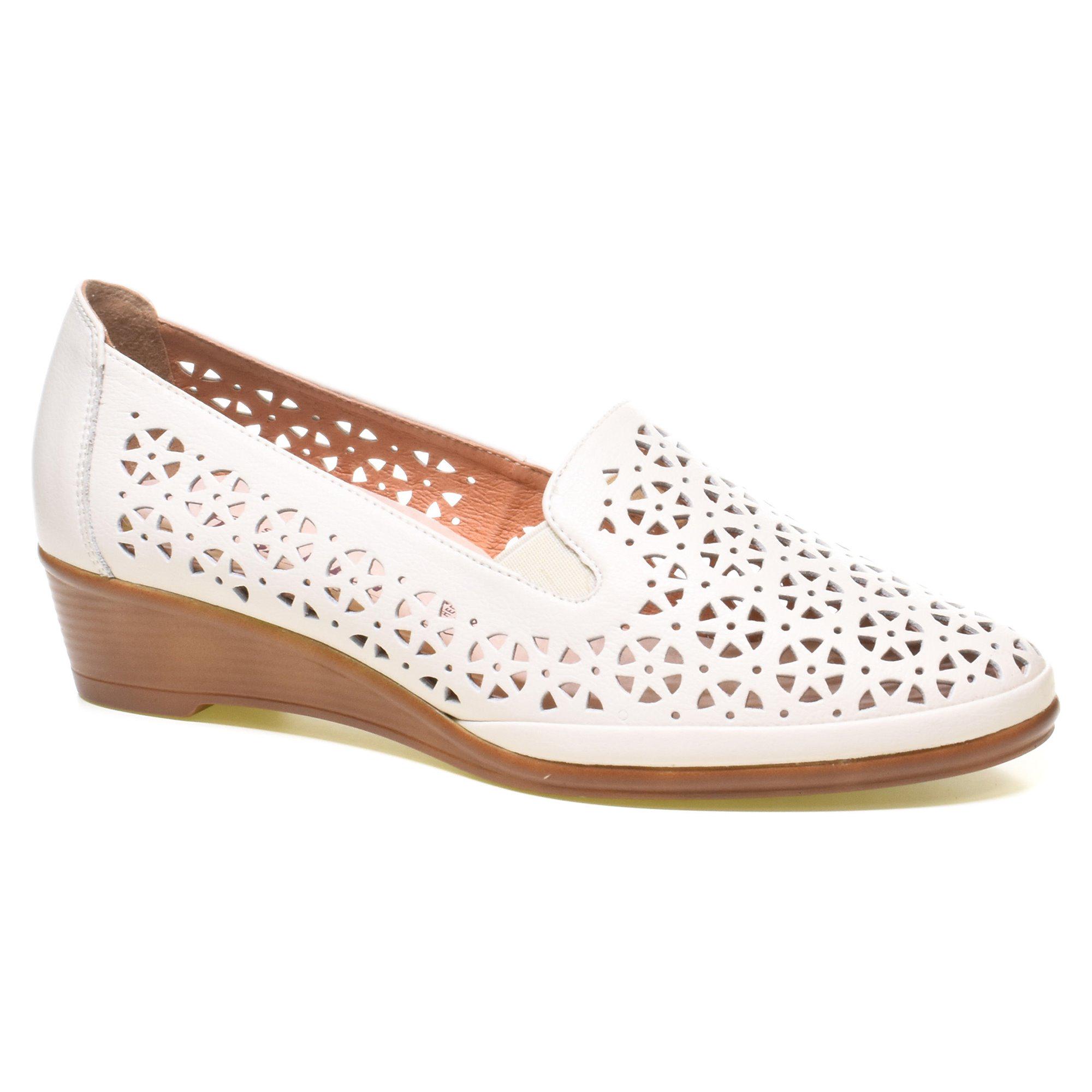 Туфли-лоферы женские весенние Baden р. 37 Белый (089046-37)